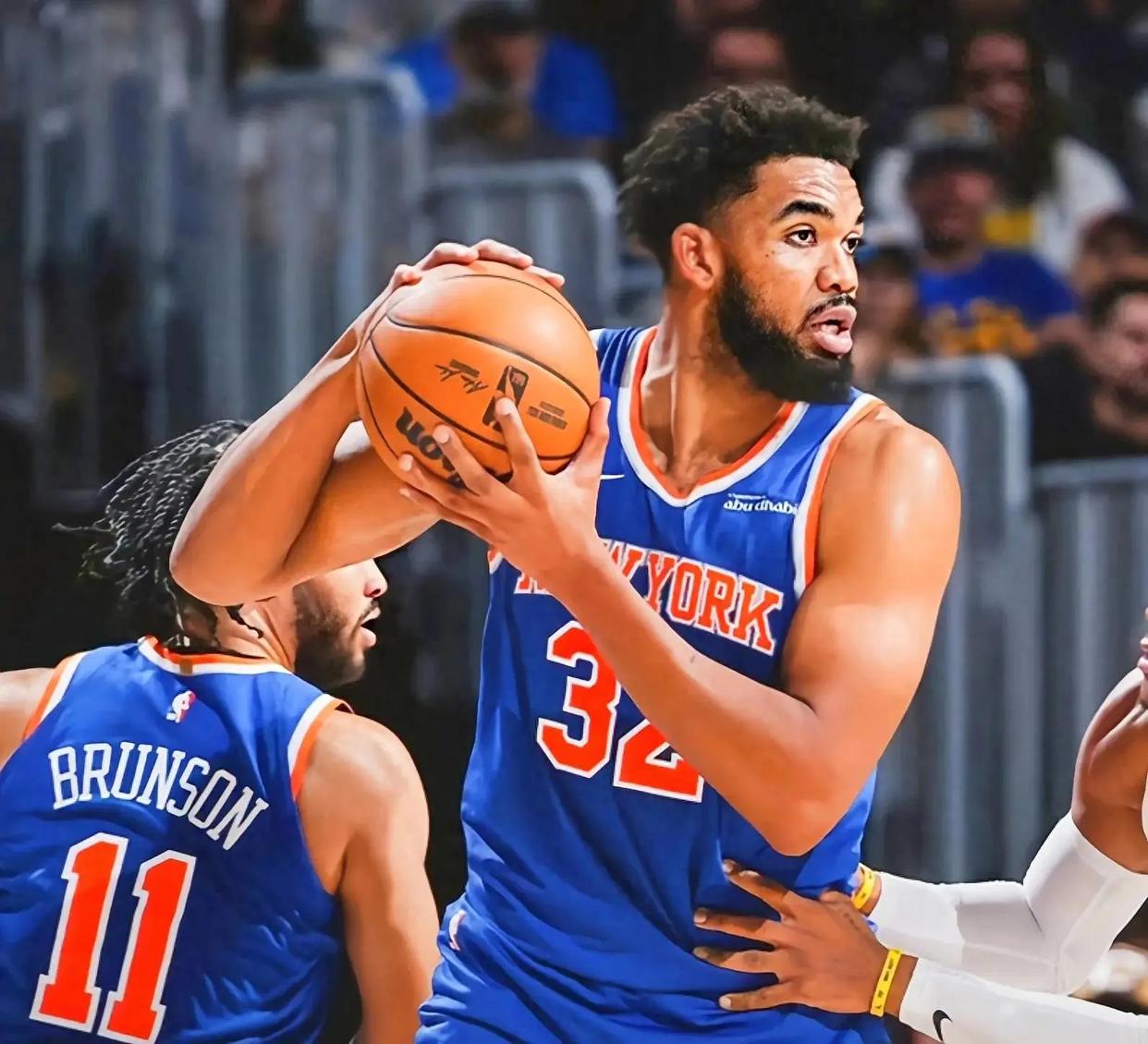 刚刚！纽约尼克斯刷新队史纪录备战法甲阿贾克斯清晨止住颓势，今晨阿森纳调整名单以备欧联的简单介绍